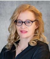 Dr_Dominika_Pszczółkowska.png